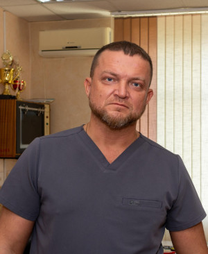 Заведующий отделением травматологии и ортопедии Будников Иван Васильевич