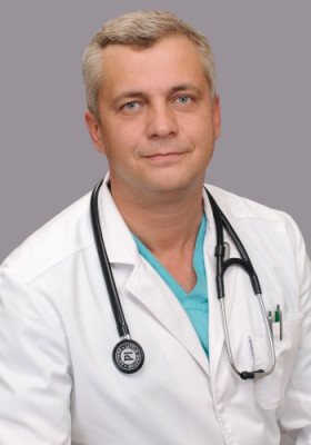 Заведующий операционным блоком. Главный внештатный специалист трансплантолог Министерства здравоохранения Курской области Пономарев Олег Сергеевич